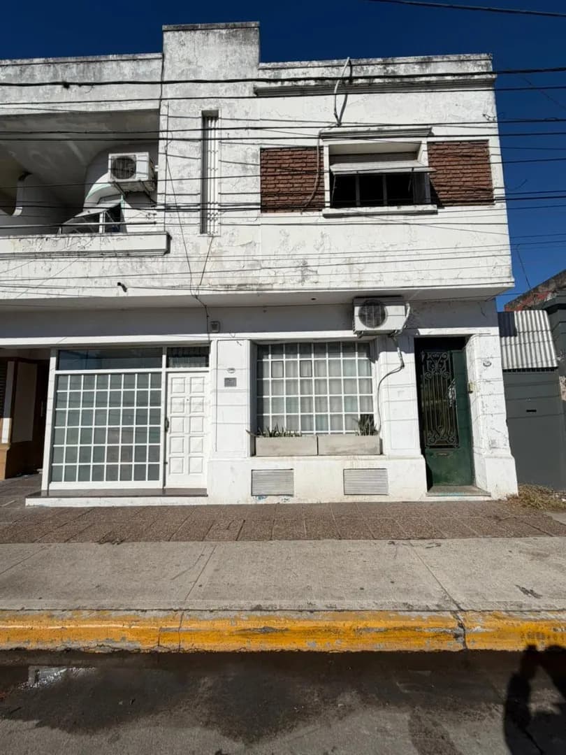 Avenida Rivadavia 21900