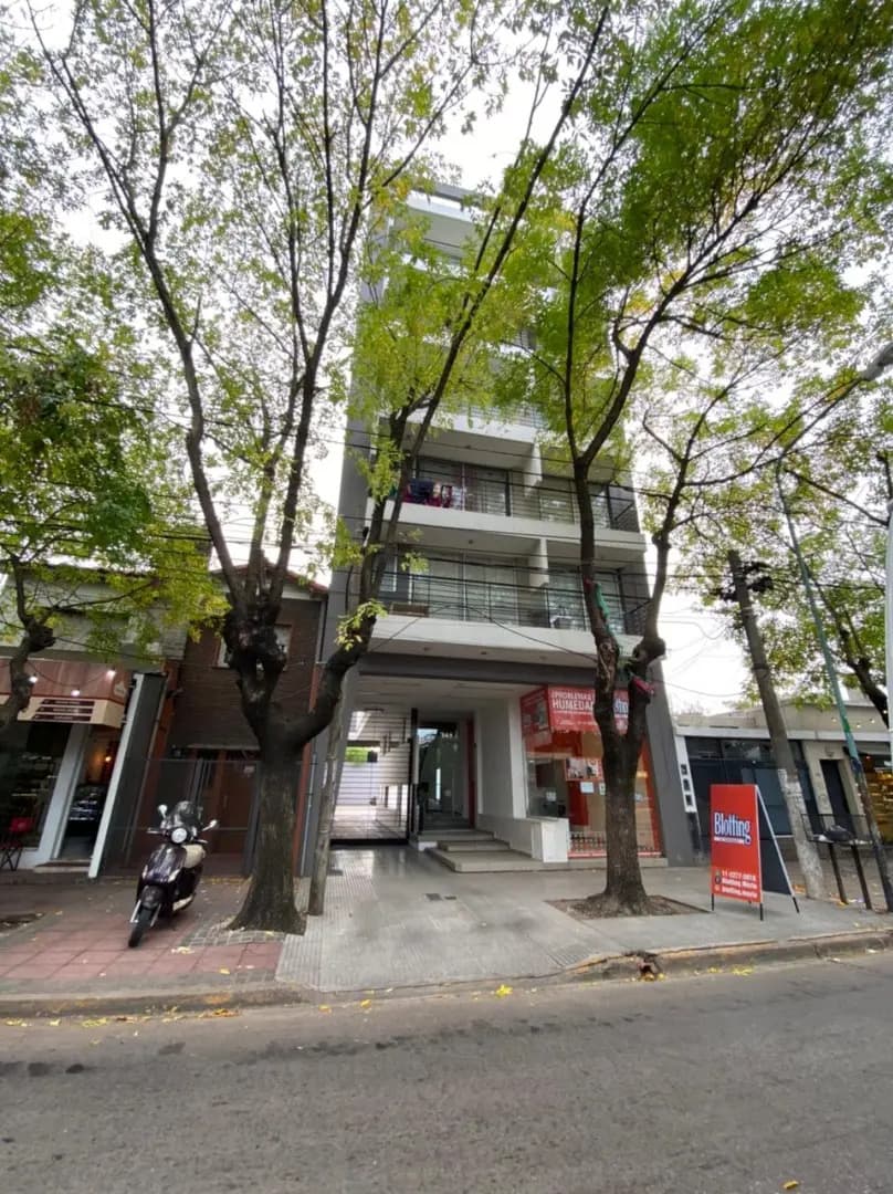 Juncal 569
